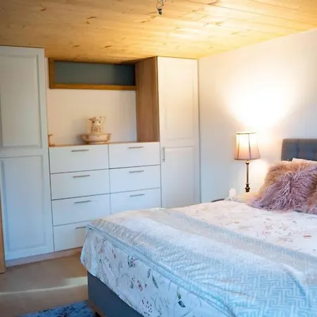 Traumwohnung Auf Kleiner Pferdefarm * Thun